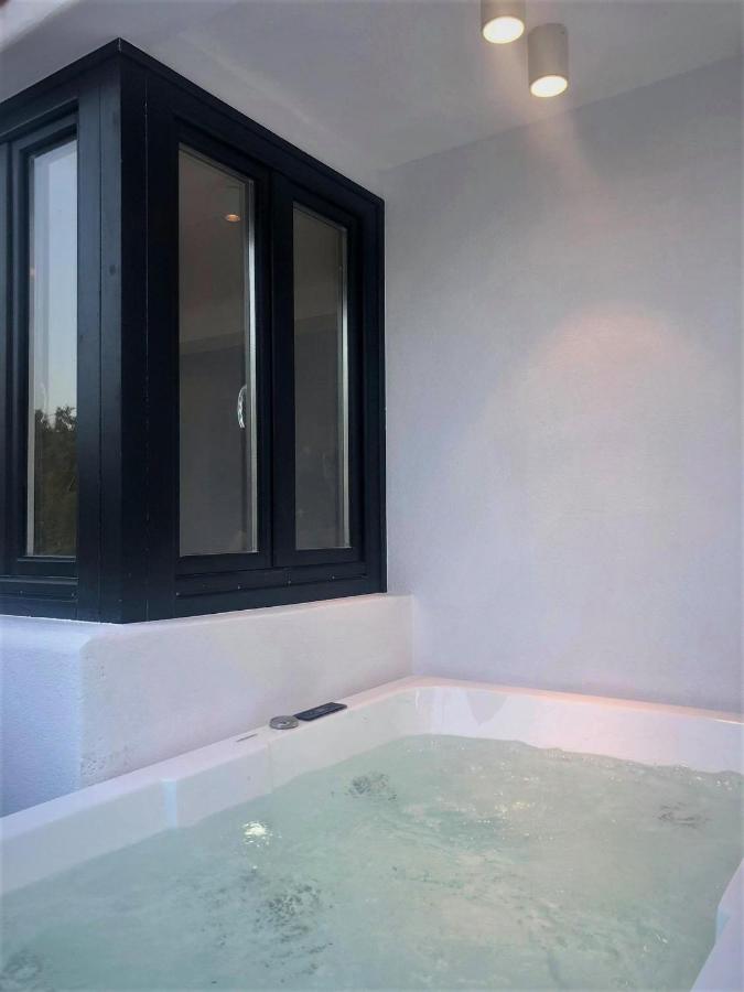 Candele Suites サントリーニ エクステリア 写真